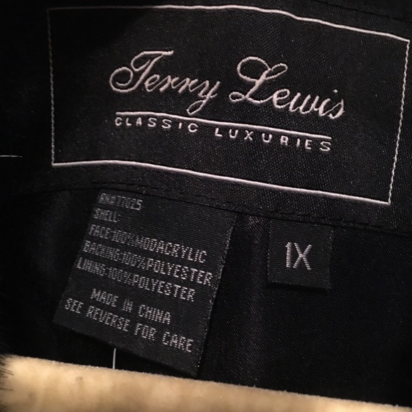 Black Fur “Terry Lewis” Vest - Picture 3 of 6